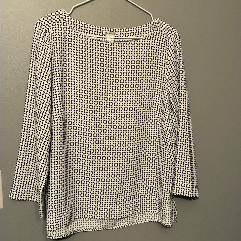 Dalia Collection Black and White Patterned Blouse